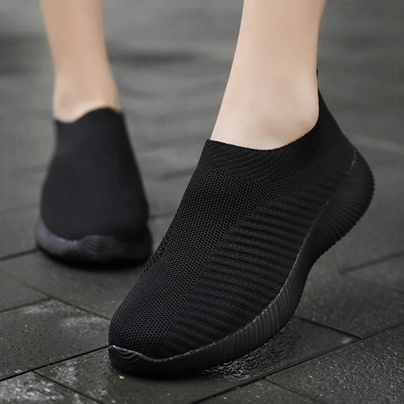 Tênis Feminino Slip On com Tecido Respirável