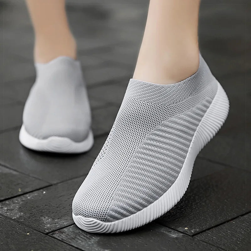 Tênis Feminino Slip On com Tecido Respirável